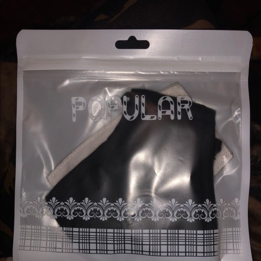 Masks w/ carbon filter insert. - Picture 4 of 4